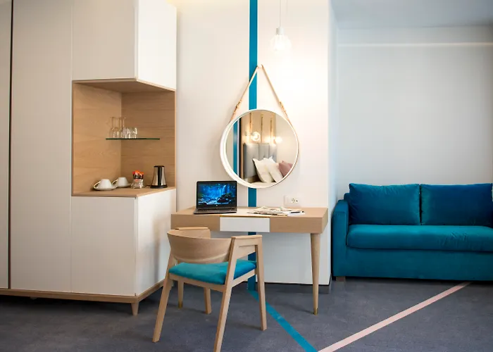 City Nest Modern & Cozy Suites